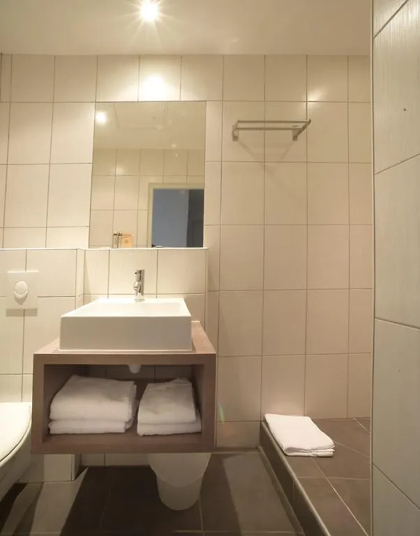 Hotelo Lyon Charite Hotel