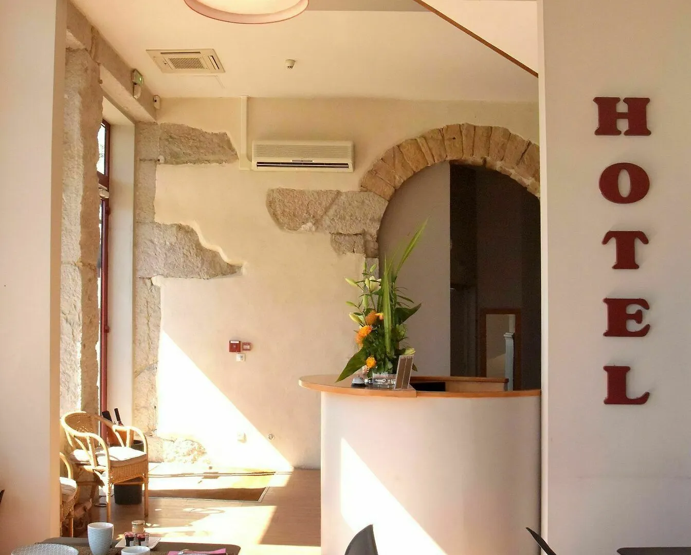 Hotelo Lyon Charite Hotel
