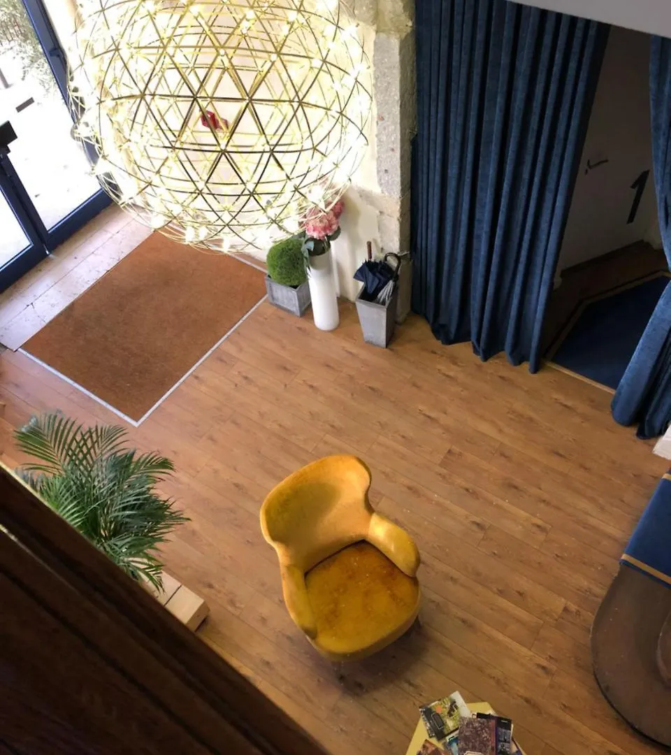 Hotelo Lyon Charite Otel